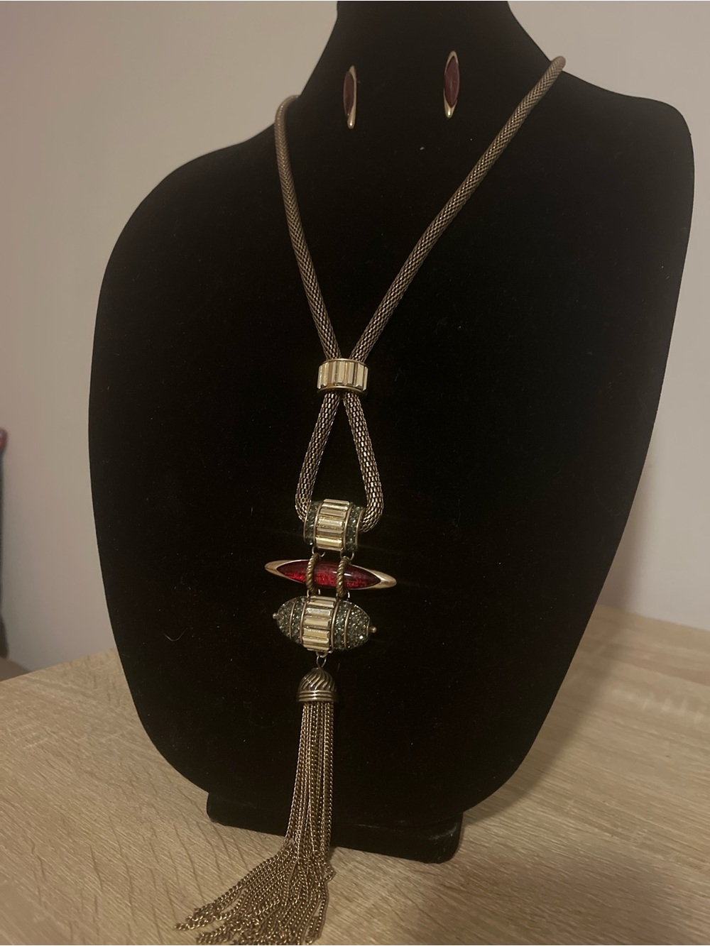 Vintage Gold Tone Mesh Tassel Statement Necklace with [Red/Crystal] Accents